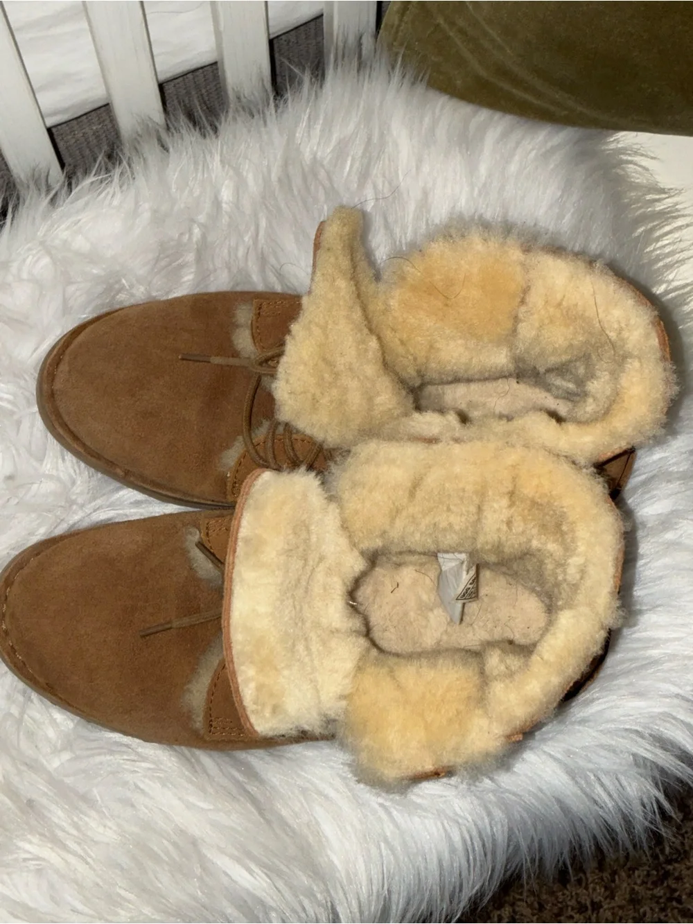 UGG Women’s Quincy Leather And Sheepskin Lace Up Boots Tan Size 6.5